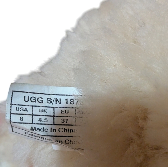 UGG Australia Bailey Button Triplet II Tall Boots 6 Chestnut Super Soft - Picture 6 of 10